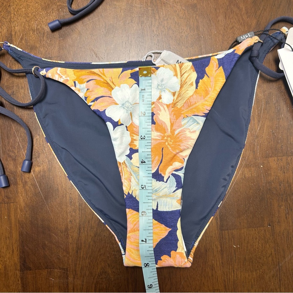 NWT Monte and Lou Paraiso Navy Blue and Orange
Floral String Bikini Set Size 6 - Picture 11 of 16